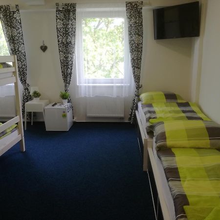 Sporthotel Zimni Stadion Benesov 贝内绍夫 外观 照片