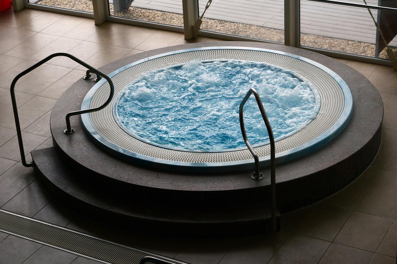 Sporthotel Zimni Stadion Benesov 贝内绍夫 外观 照片