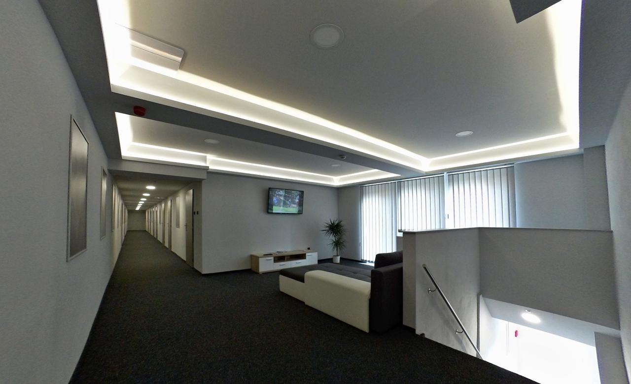Sporthotel Zimni Stadion Benesov 贝内绍夫 外观 照片